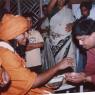 2004-Kanchipuram-House-Visit-And-Paada-Pooja-AFP-13554