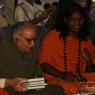 01-SWAMIJI-WITH-GOVERNOR