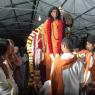 HDH-BLESSES-ALL-DEVOTEES-AT-TEMPLE_Photo_1006_DSC_6867_CMP_WM