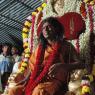 HDH-BLESSES-ALL-DEVOTEES-AT-TEMPLE_Photo_1020_DSC_7005_CMP_WM