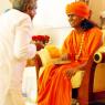 02-SECOND-ANNIVERSARY-LA-ASHRAM-SWAMIJI-DARSHAN