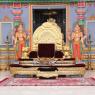 5-Satsang-Throne