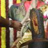 4-Swayumbhu-Linga-Abhisekam_Photo_1088_7T7A9386_CMP_WM