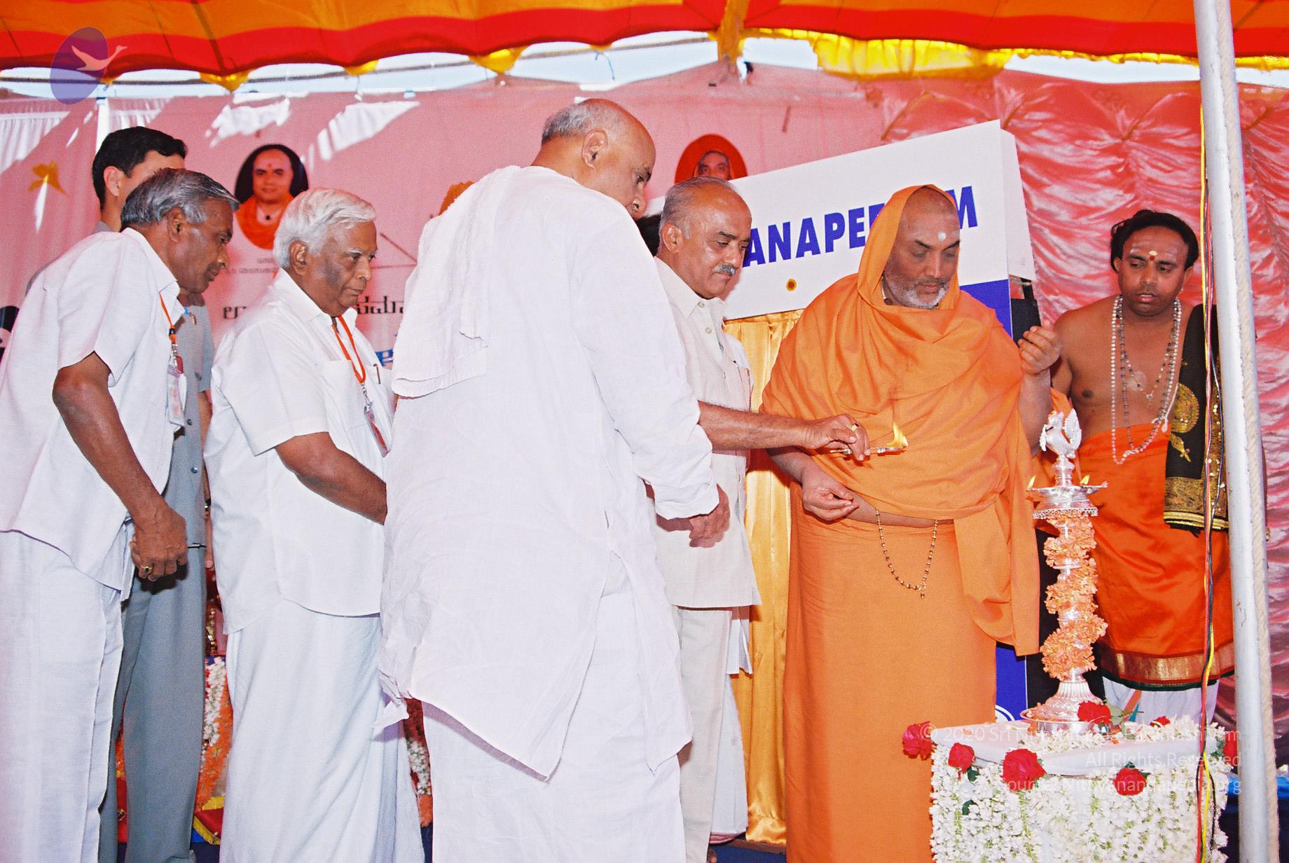 20030101_Photo_1056_F1030028_CMP_WM