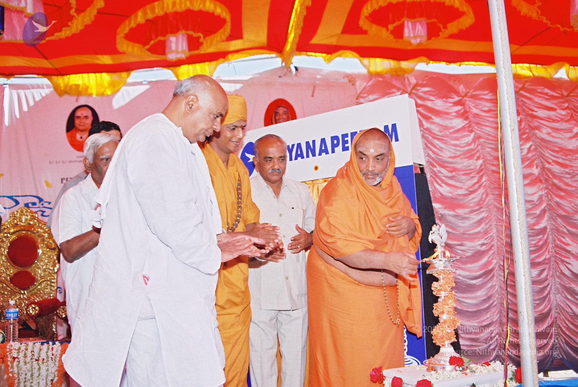 20030101_Photo_1124_F1030026_CMP_WM