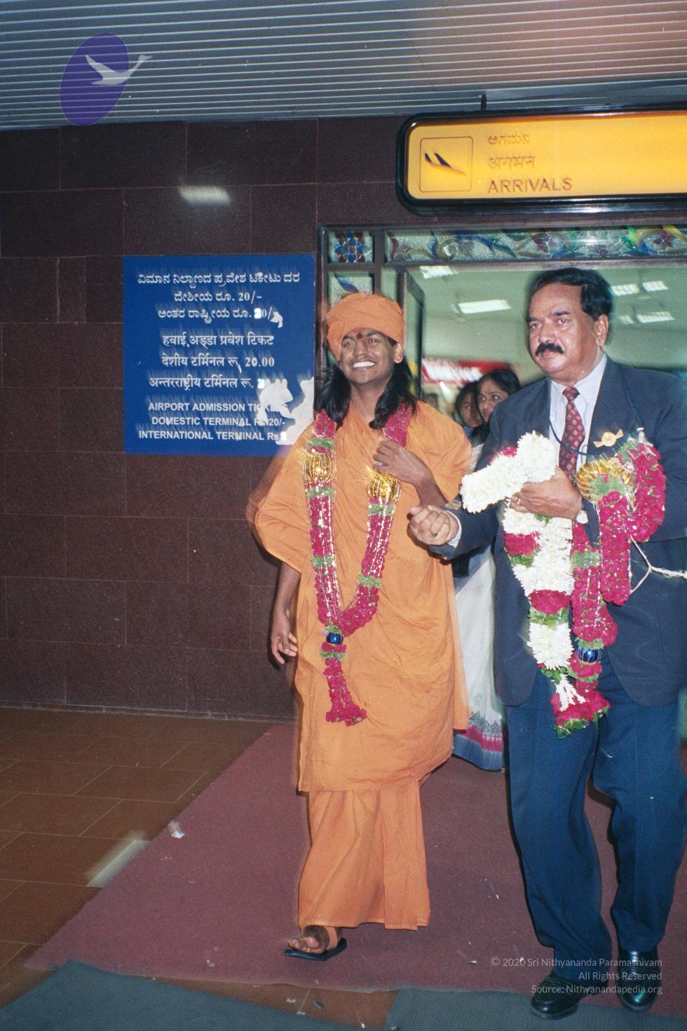 gkvale-1AA031qq_CMP_WM