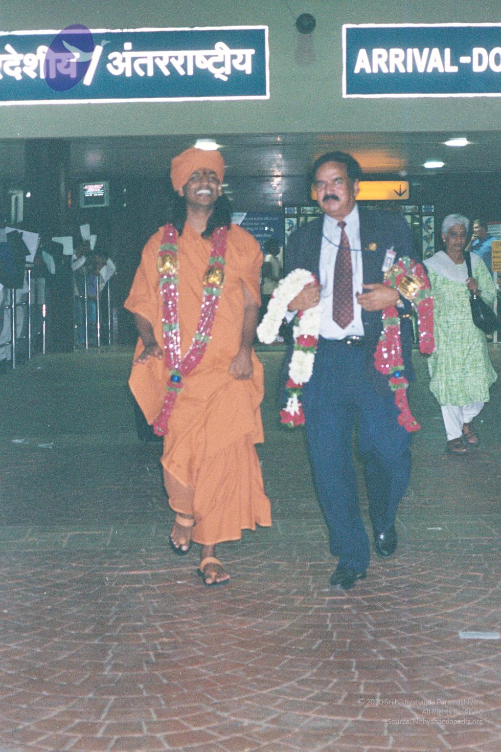 gkvale-1AA032qq_CMP_WM