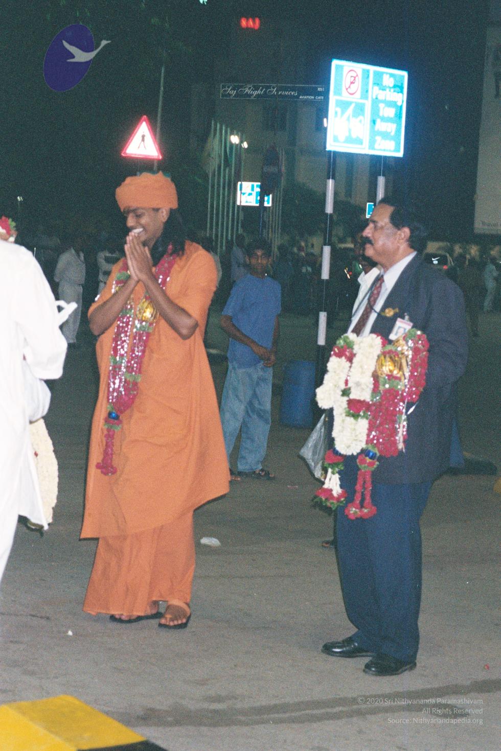 gkvale-1AA033qq_CMP_WM