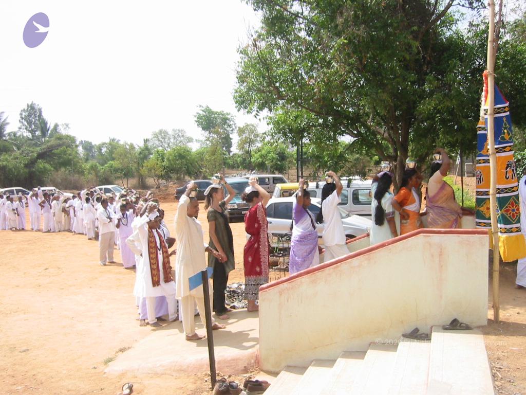 20050308_Photo_1032_ShivRathri_2005_ashram (64)_CMP_WM