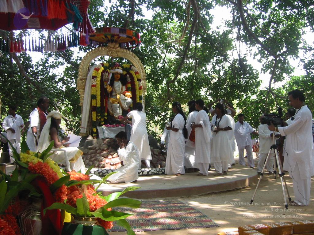 20050308_Photo_1038_ShivRathri_2005_ashram (231)_CMP_WM