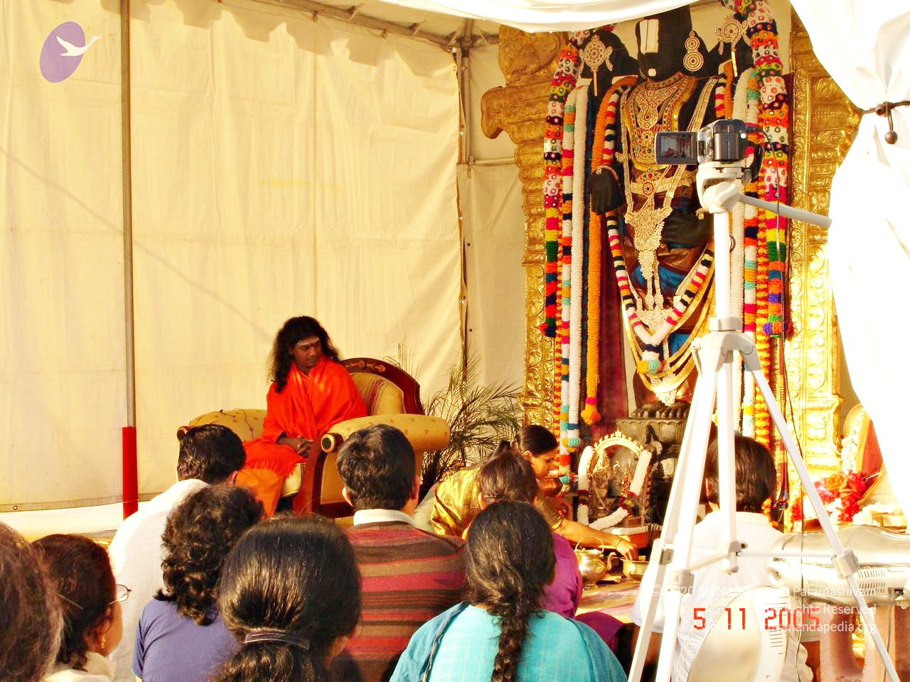 LA Ashram Swamiji Send Off Nov 4, 2005 007_CMP_WM