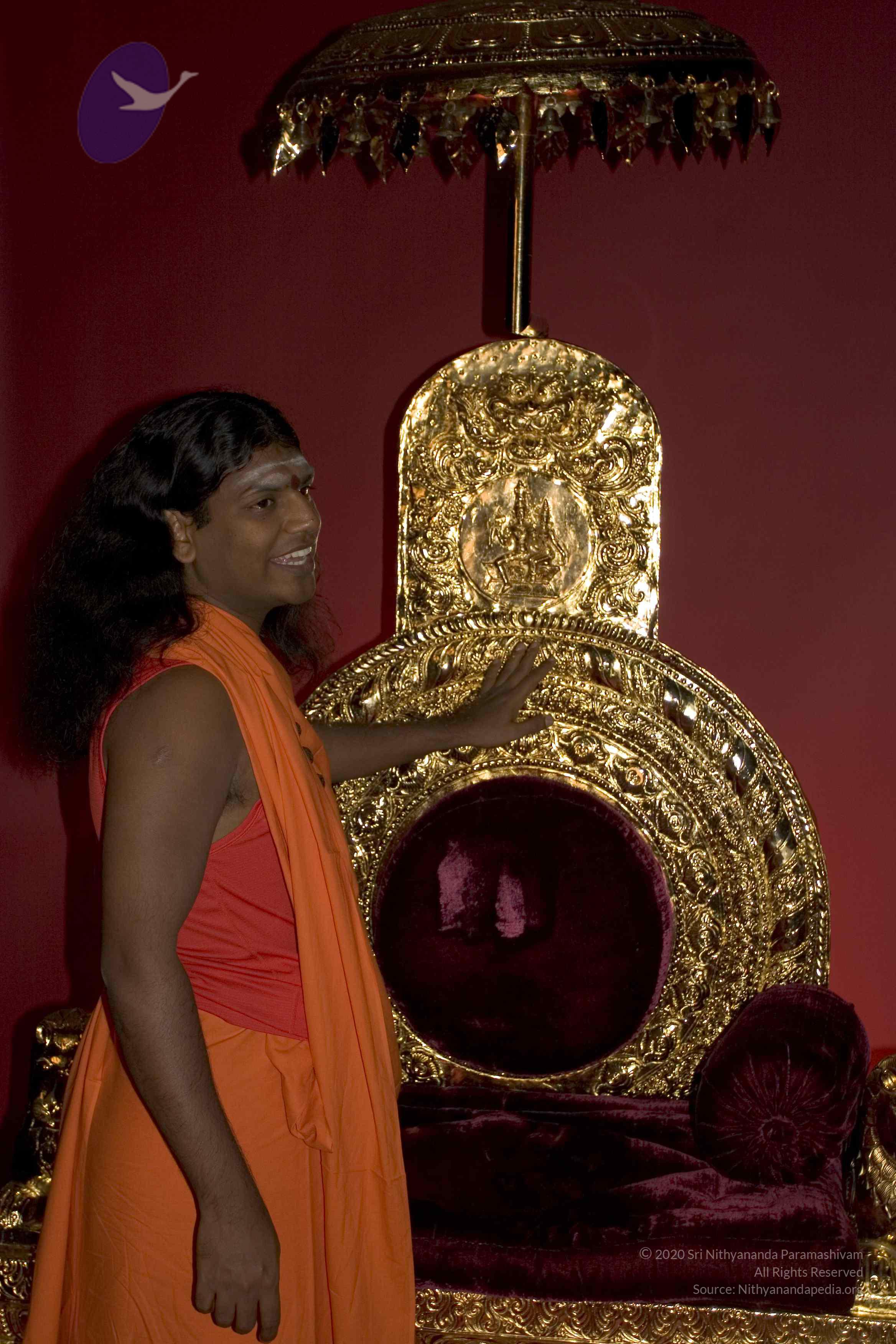 showing throne_3_CMP_WM