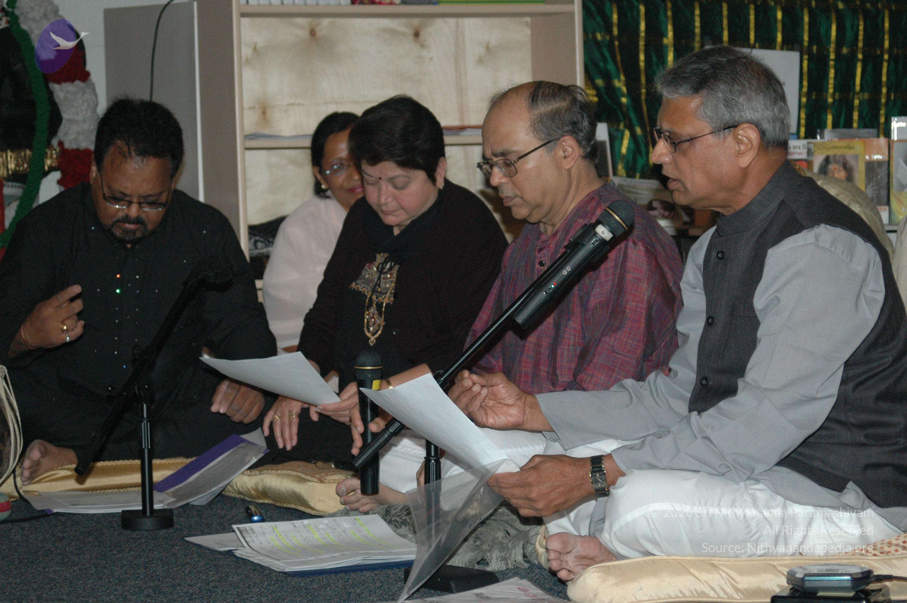 13July2008_Gopi_Group_Bhajans_09_CMP_WM