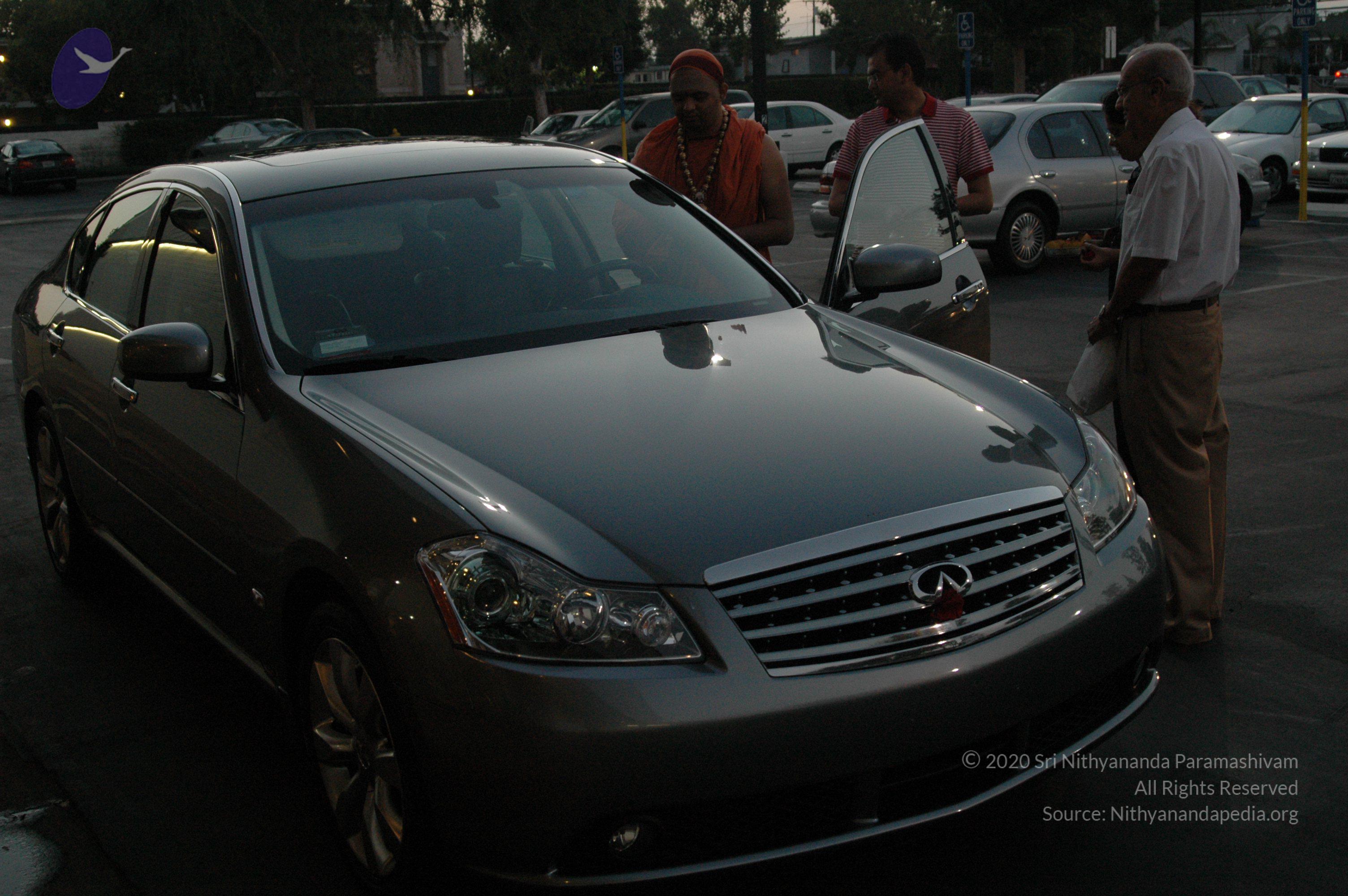 27July2008_Car_Puja_03_CMP_WM