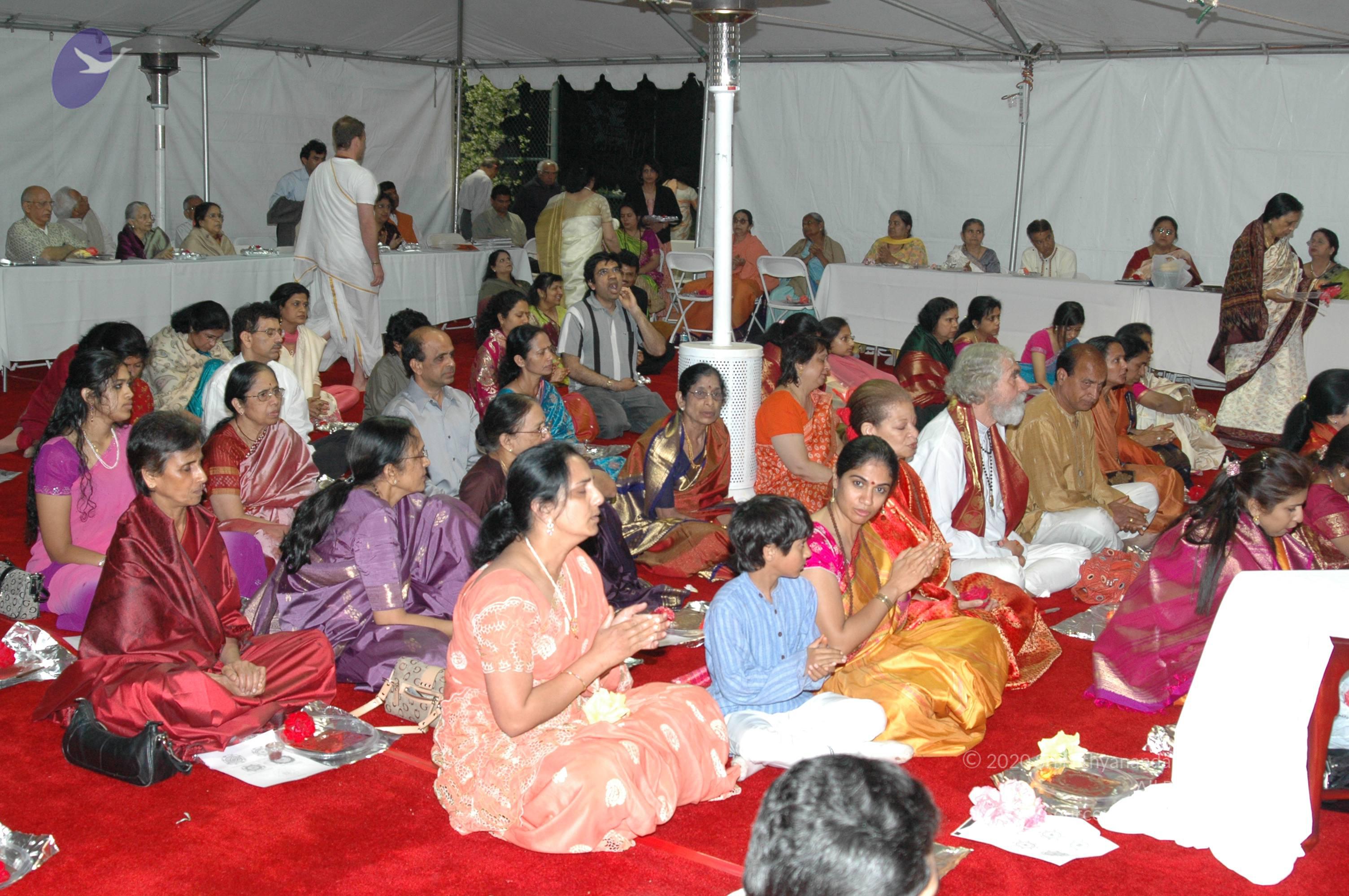 11May08_darshan_002_CMP_WM