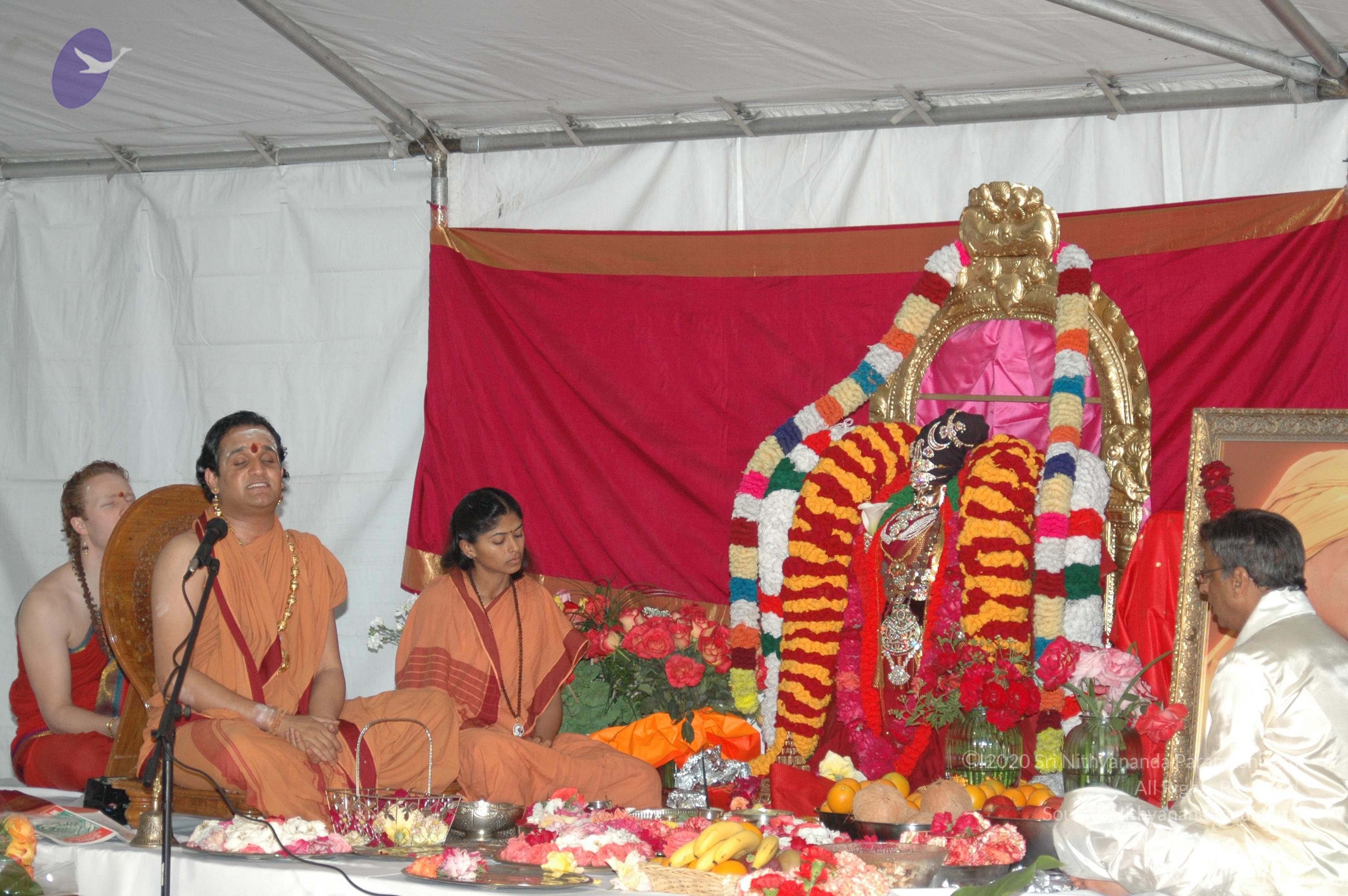 11May08_darshan_003_CMP_WM