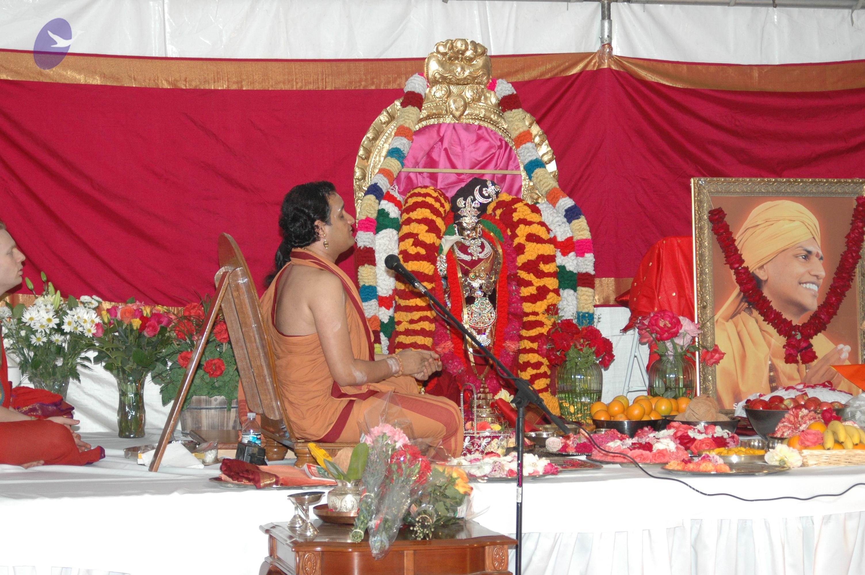 11May08_darshan_004_CMP_WM