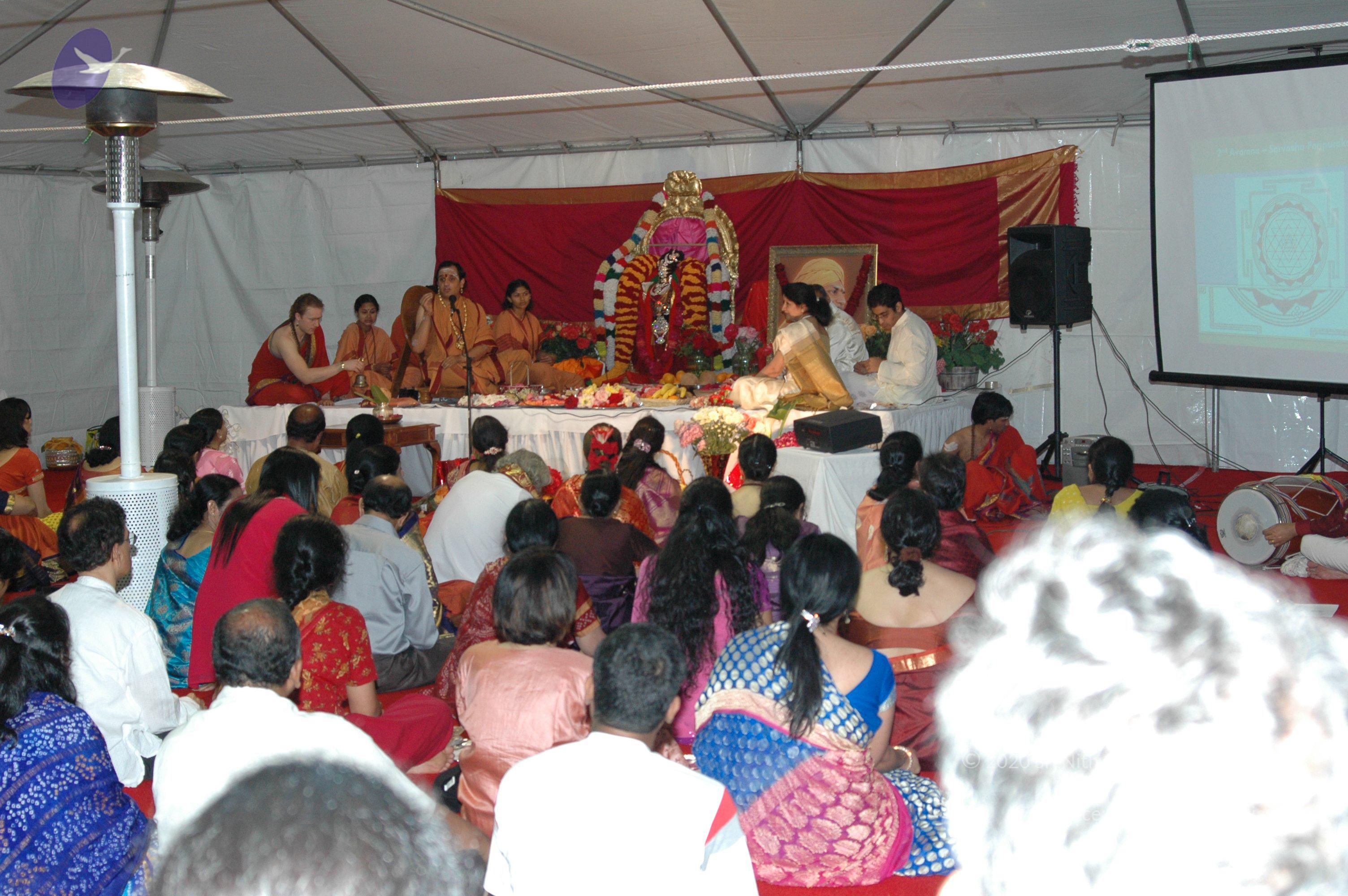 11May08_darshan_012_CMP_WM