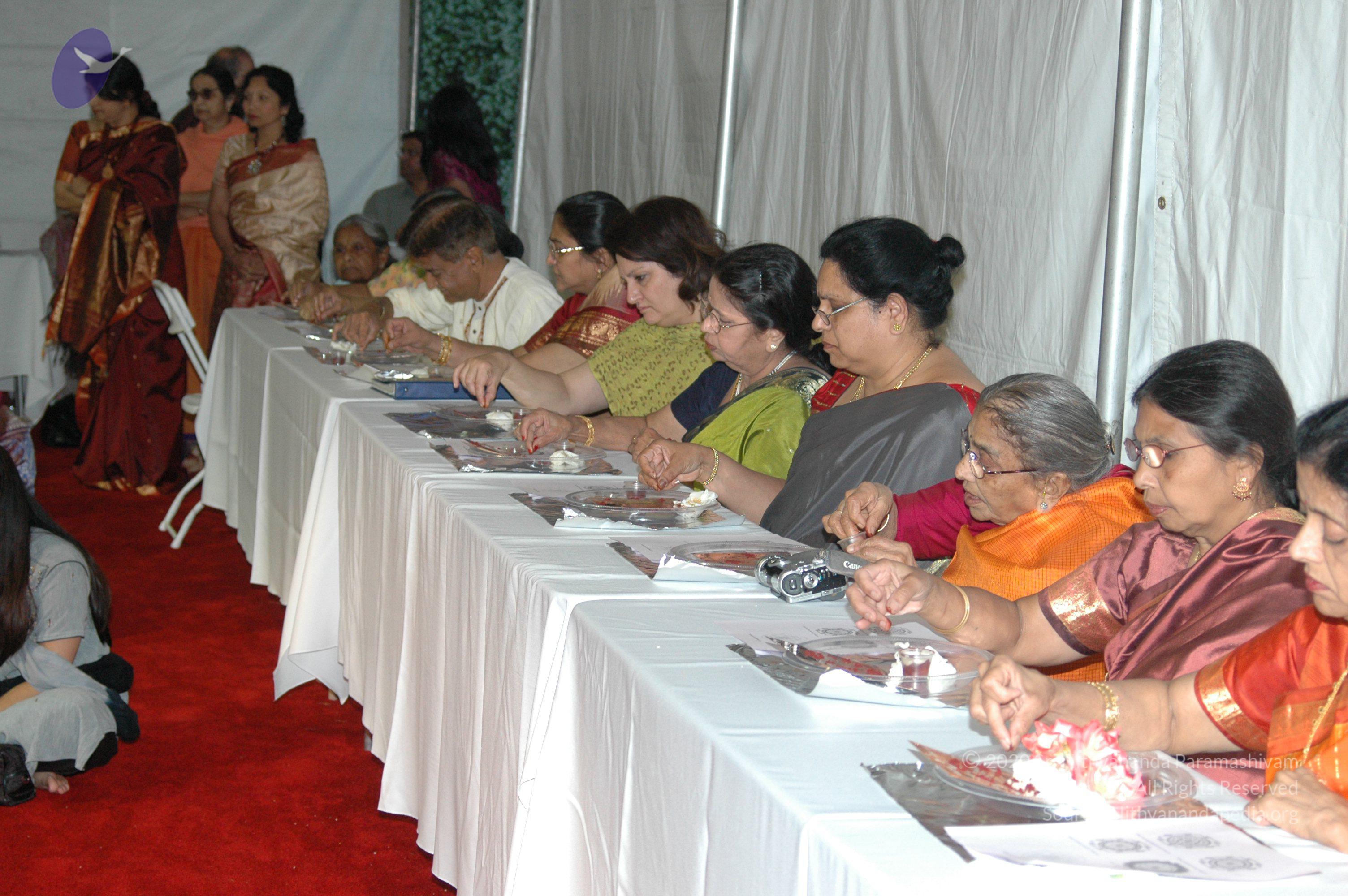 11May08_darshan_016_CMP_WM