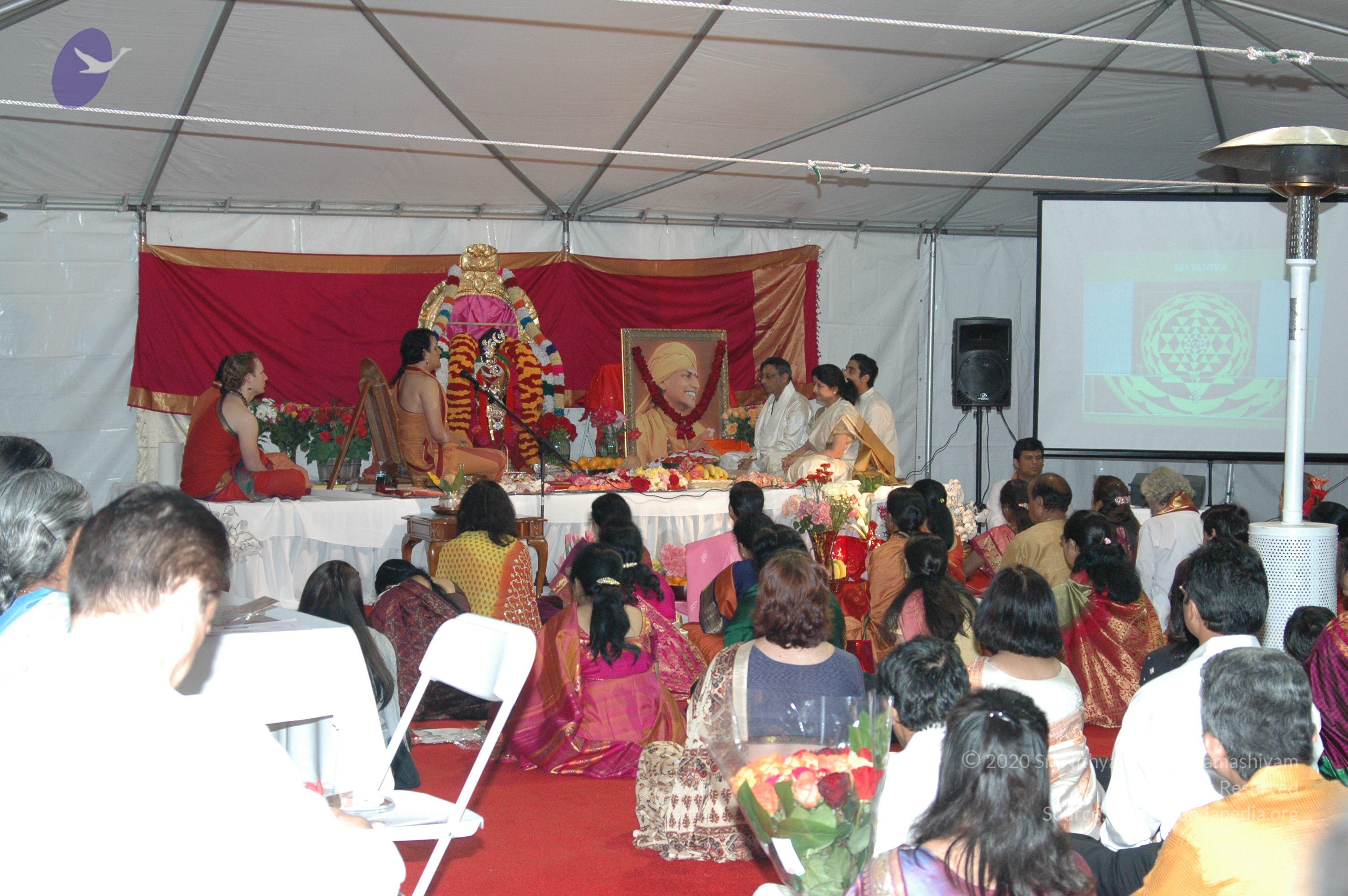 11May08_darshan_022_CMP_WM