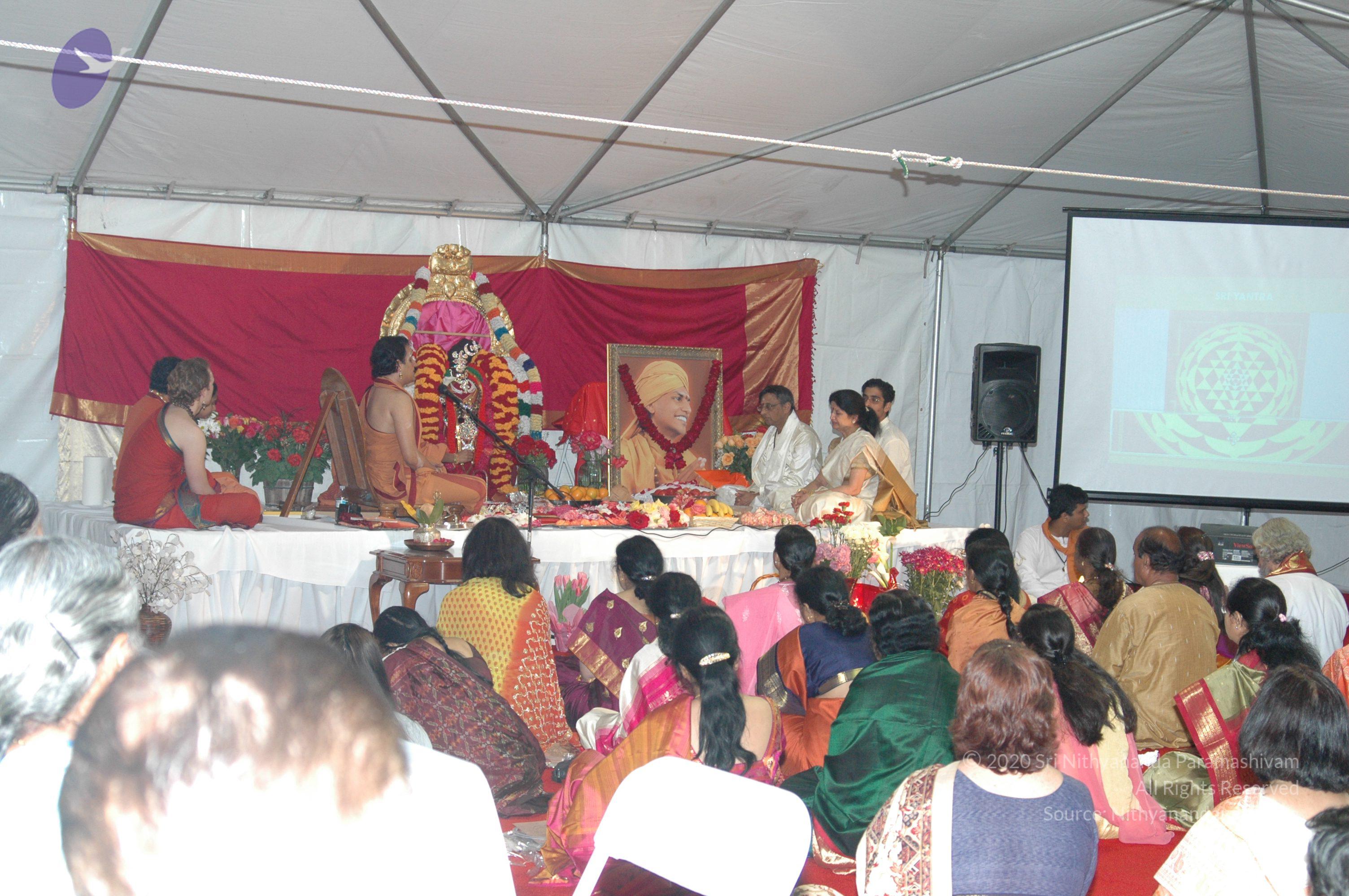 11May08_darshan_023_CMP_WM