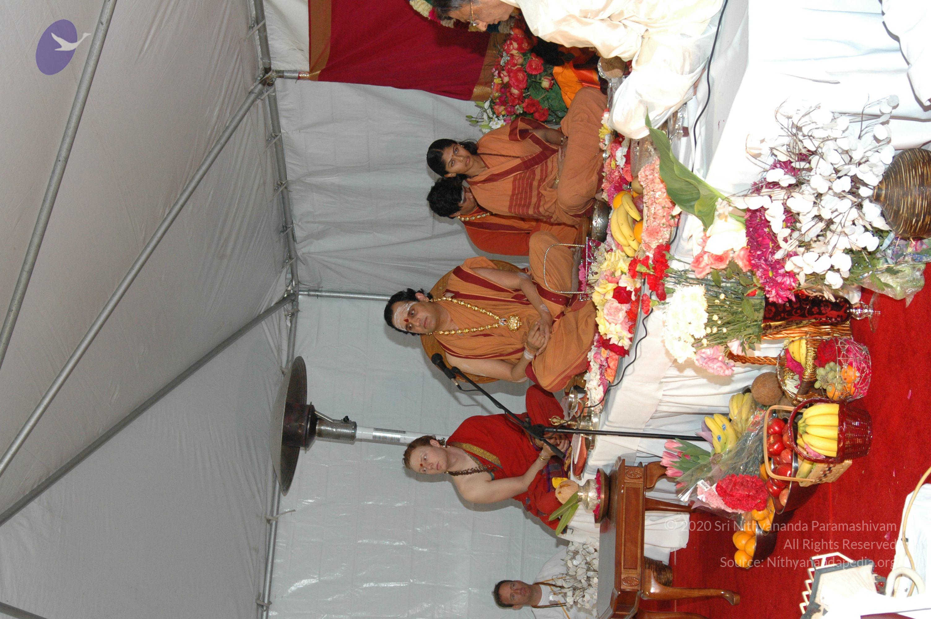 11May08_darshan_036_CMP_WM