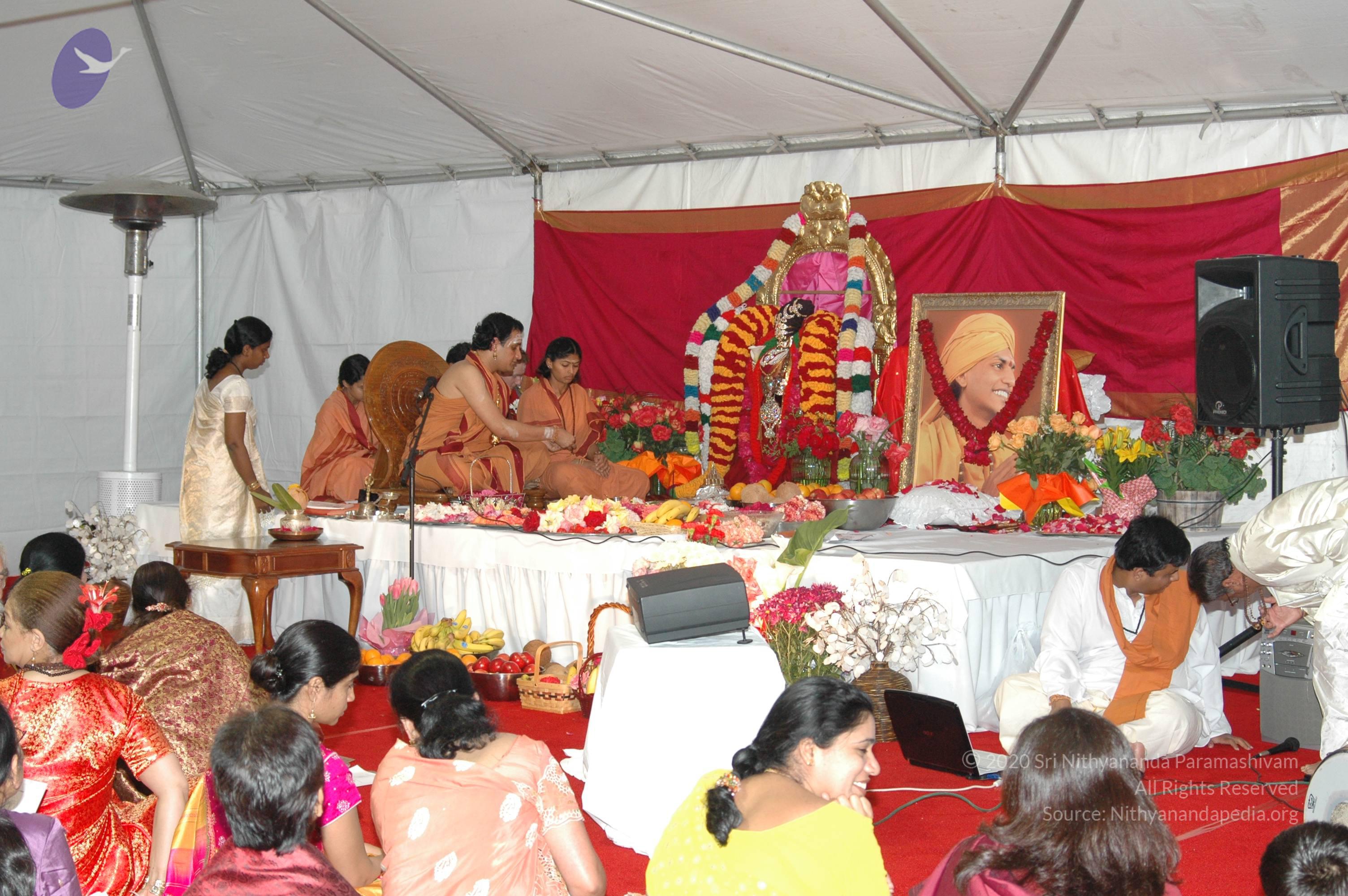 11May08_darshan_043_CMP_WM