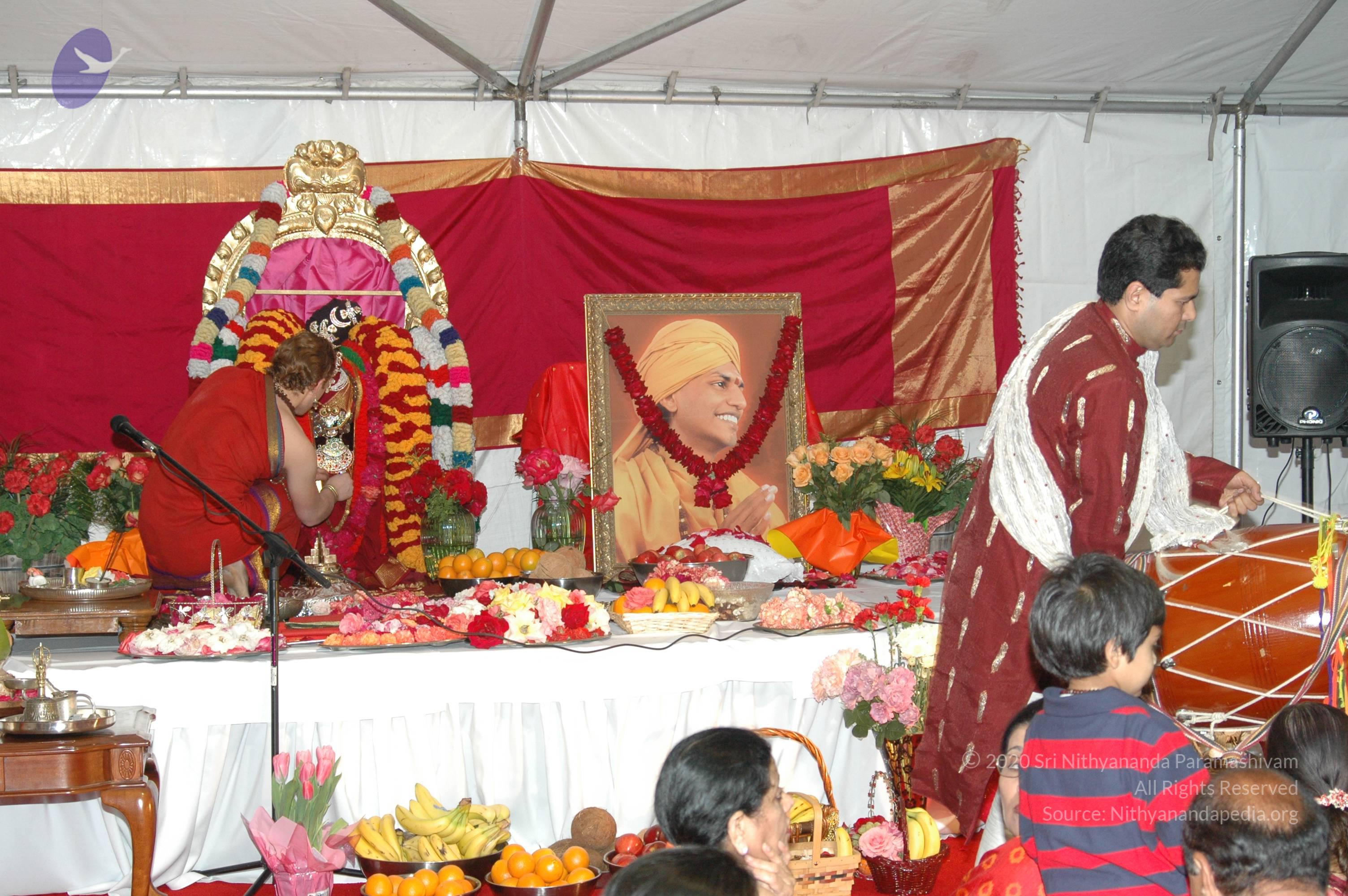 11May08_darshan_044_CMP_WM