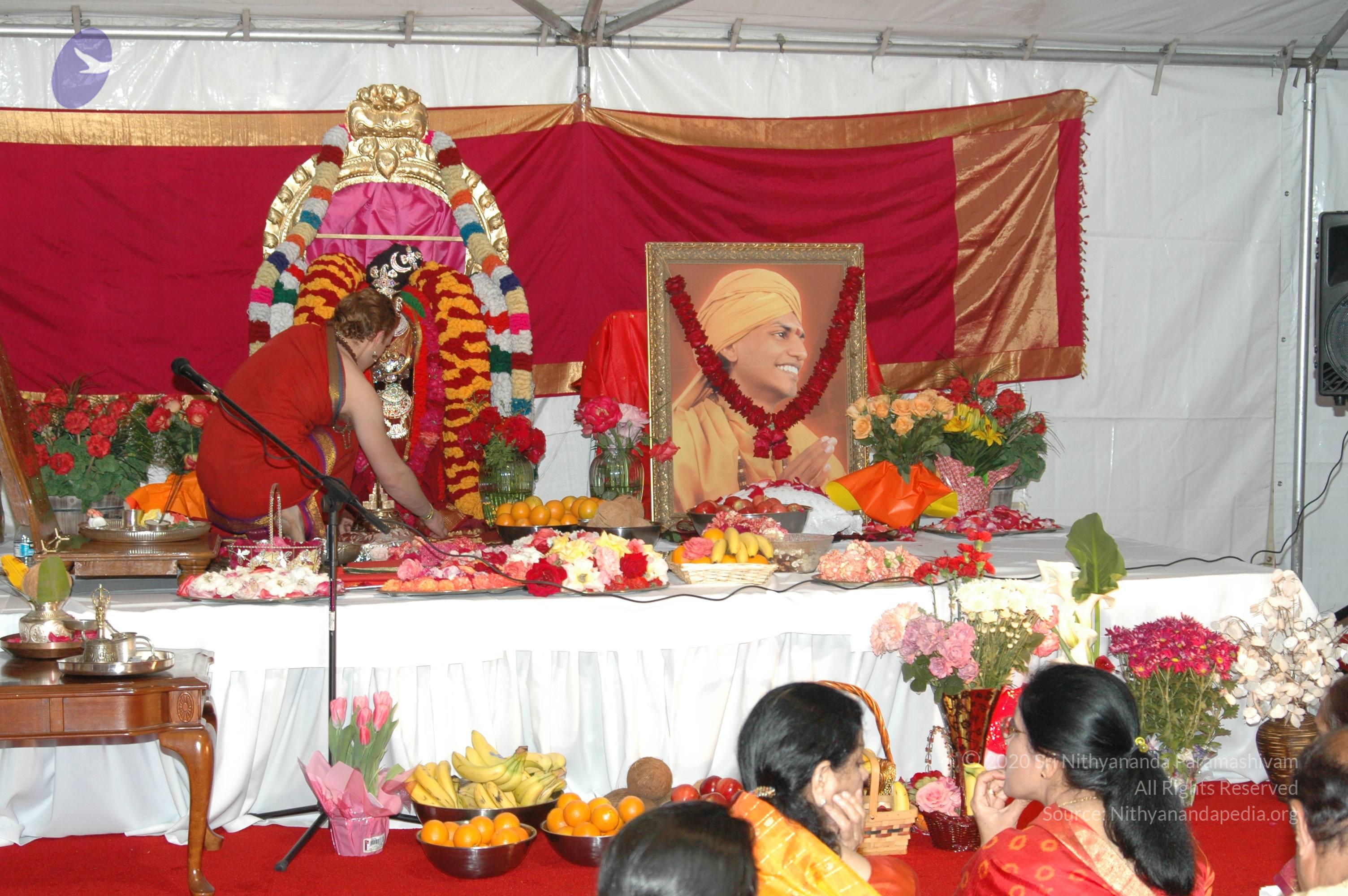 11May08_darshan_045_CMP_WM