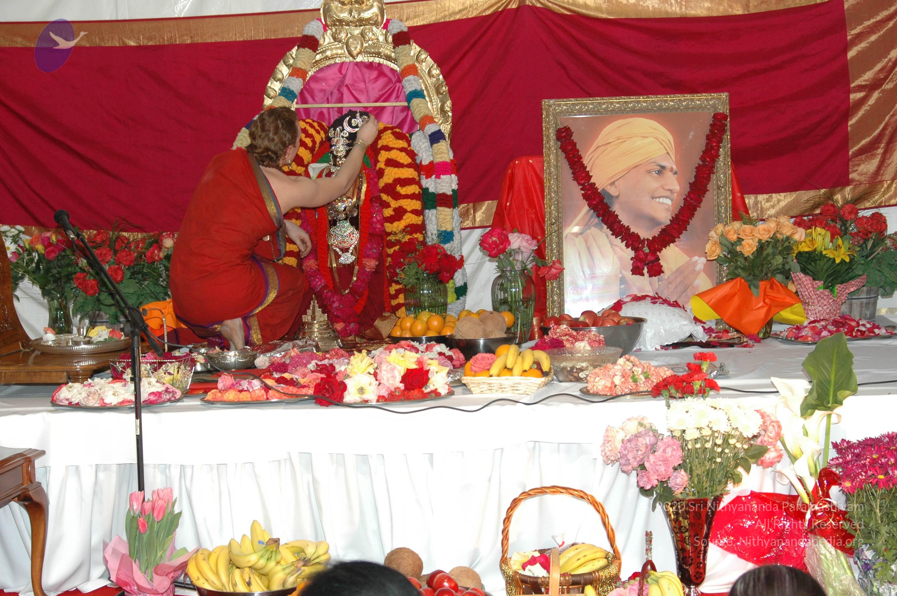 11May08_darshan_046_CMP_WM