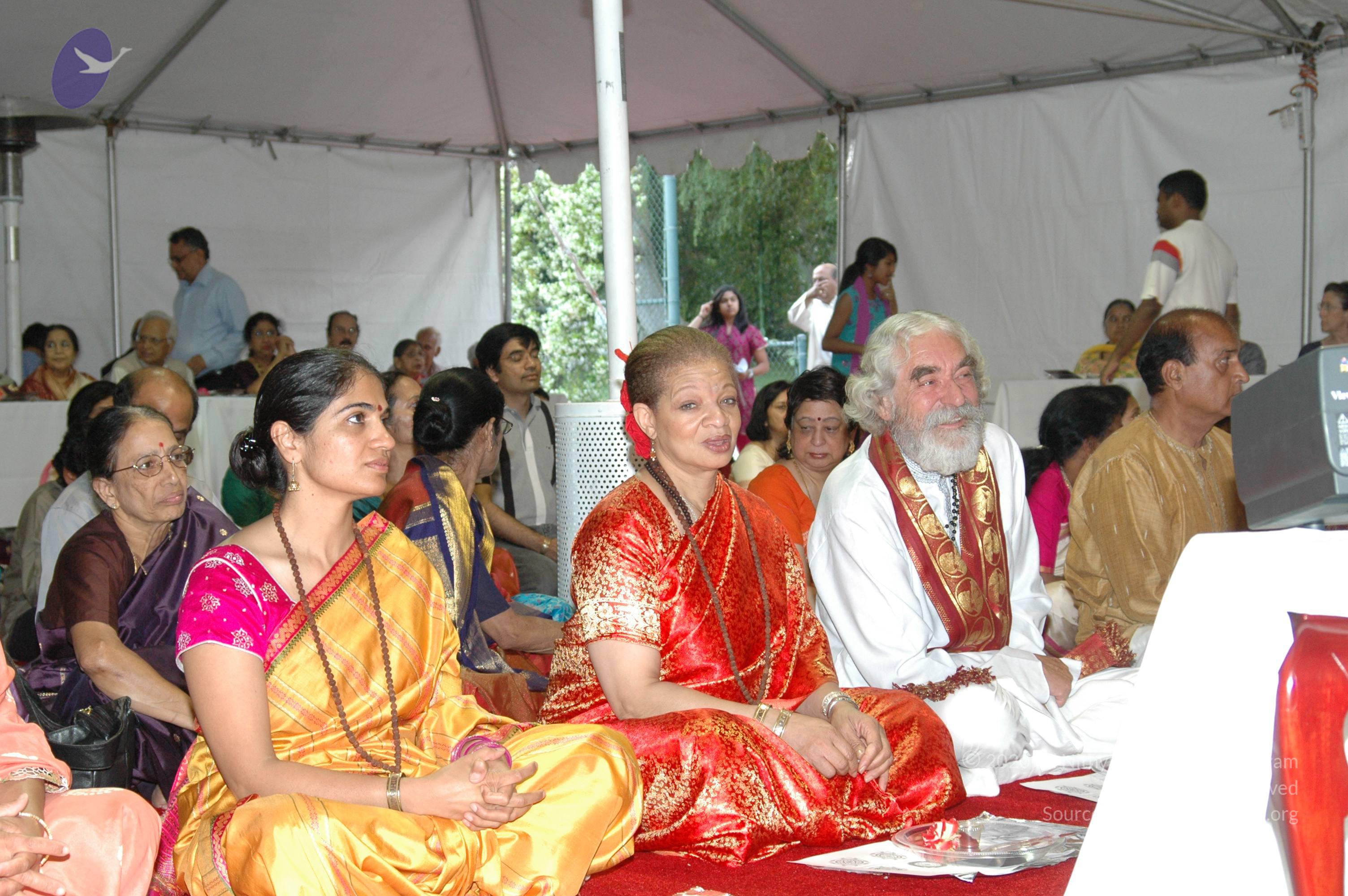 11May08_darshan_048_CMP_WM