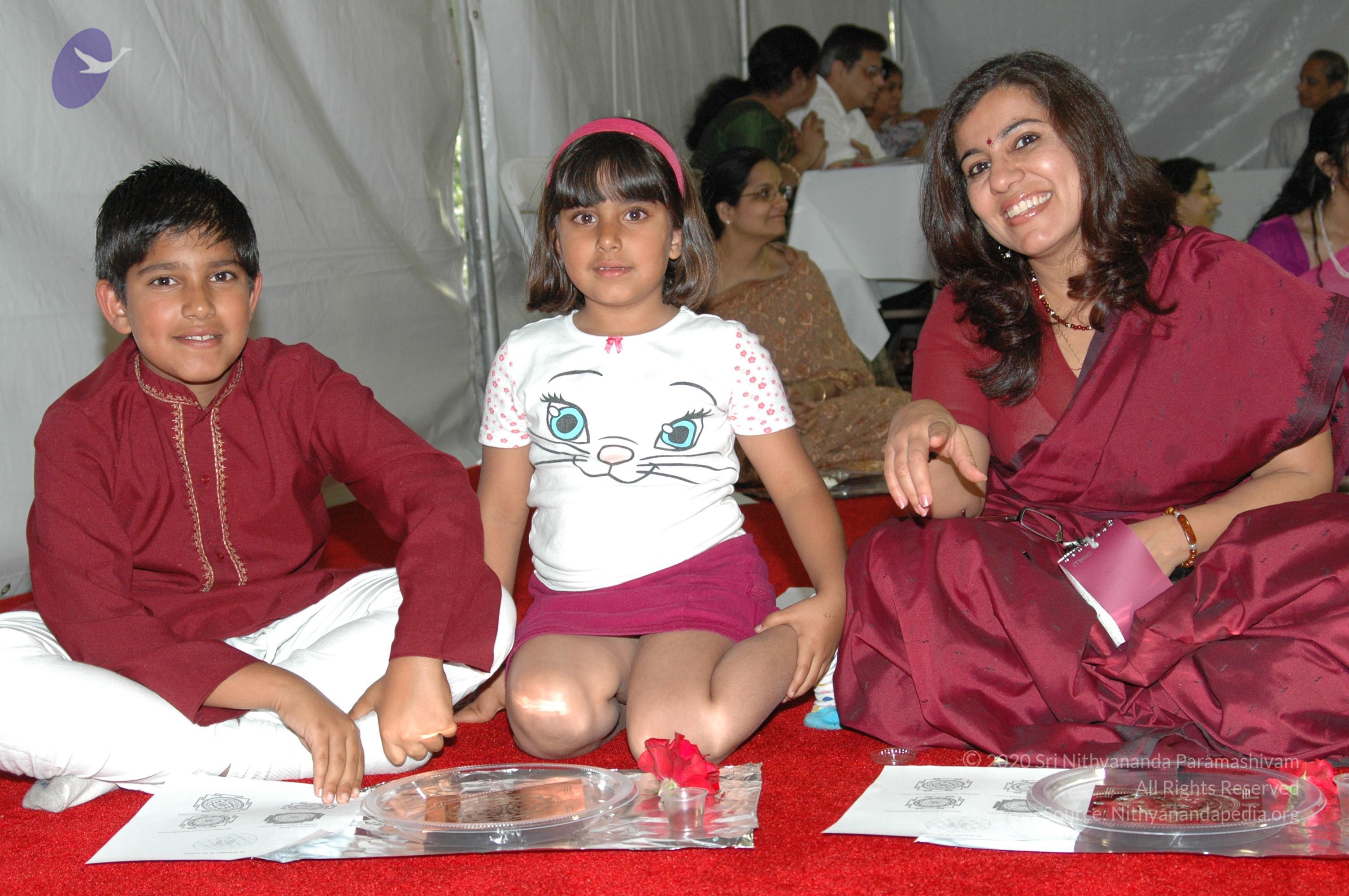 11May08_darshan_050_CMP_WM