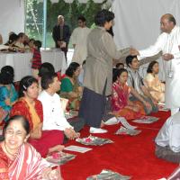 11May08_darshan_051_CMP_WM