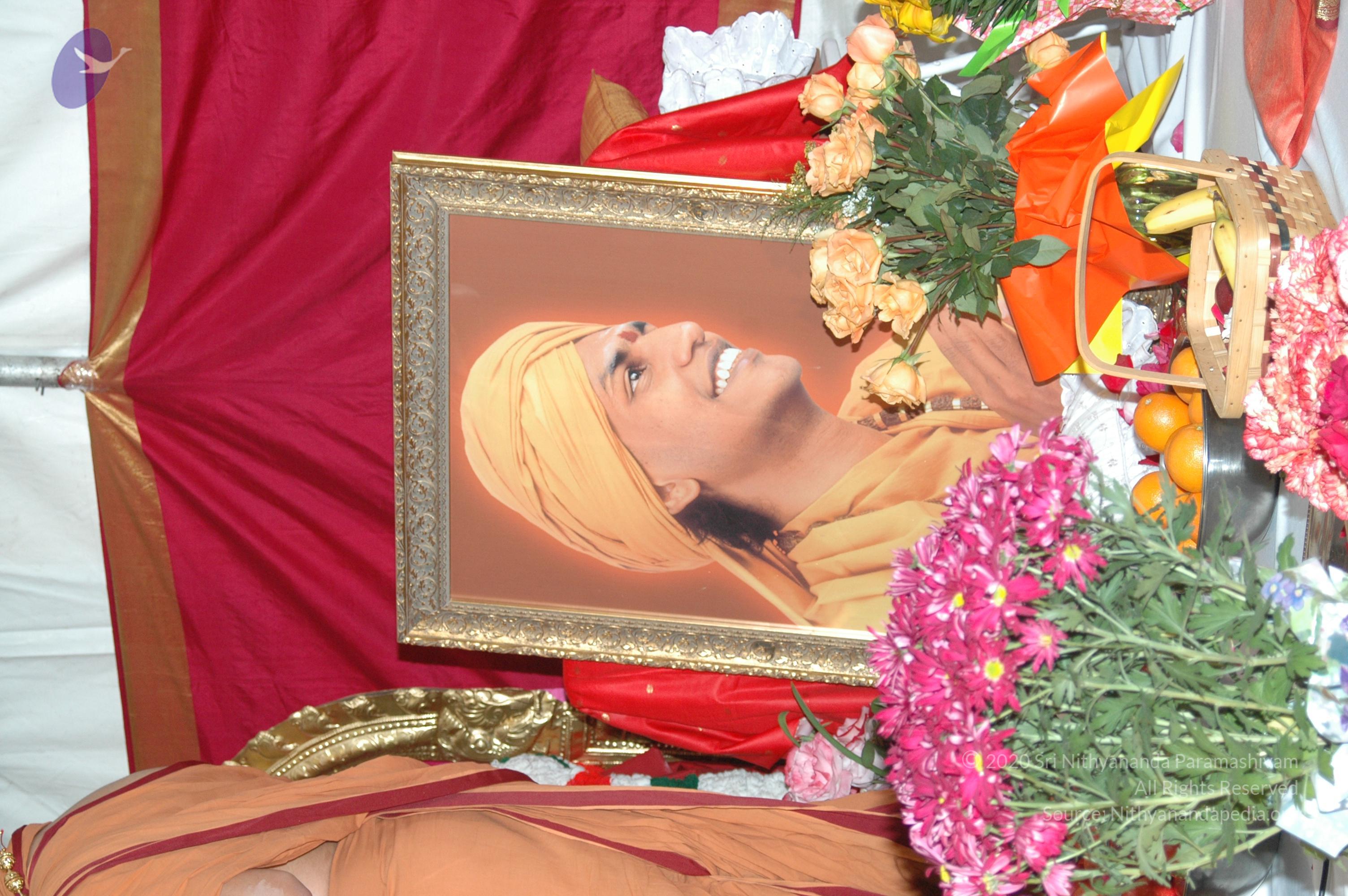 11May08_darshan_052_CMP_WM