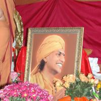 11May08_darshan_052_CMP_WM