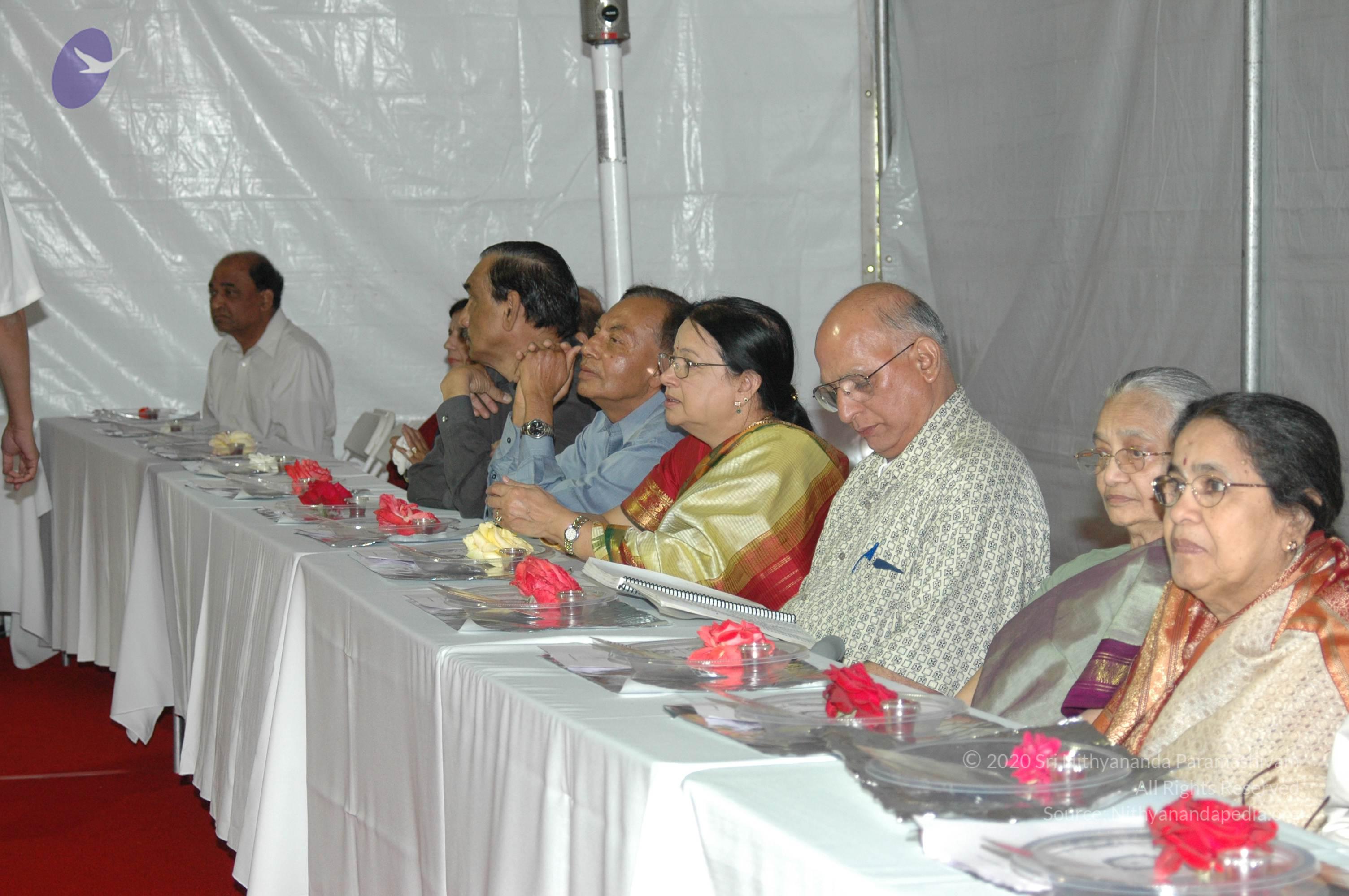 11May08_darshan_053_CMP_WM