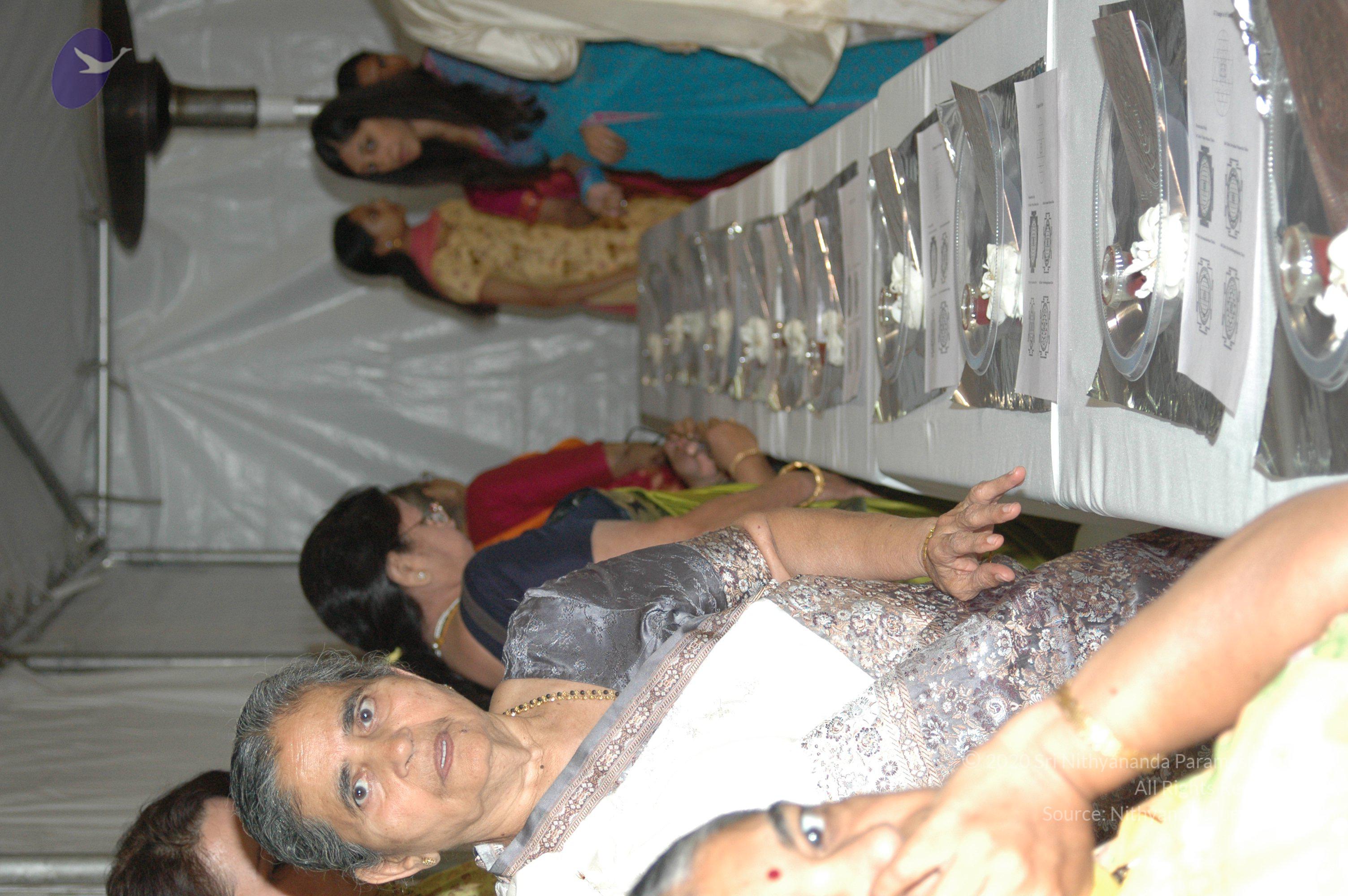 11May08_darshan_061_CMP_WM