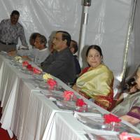 11May08_darshan_062_CMP_WM