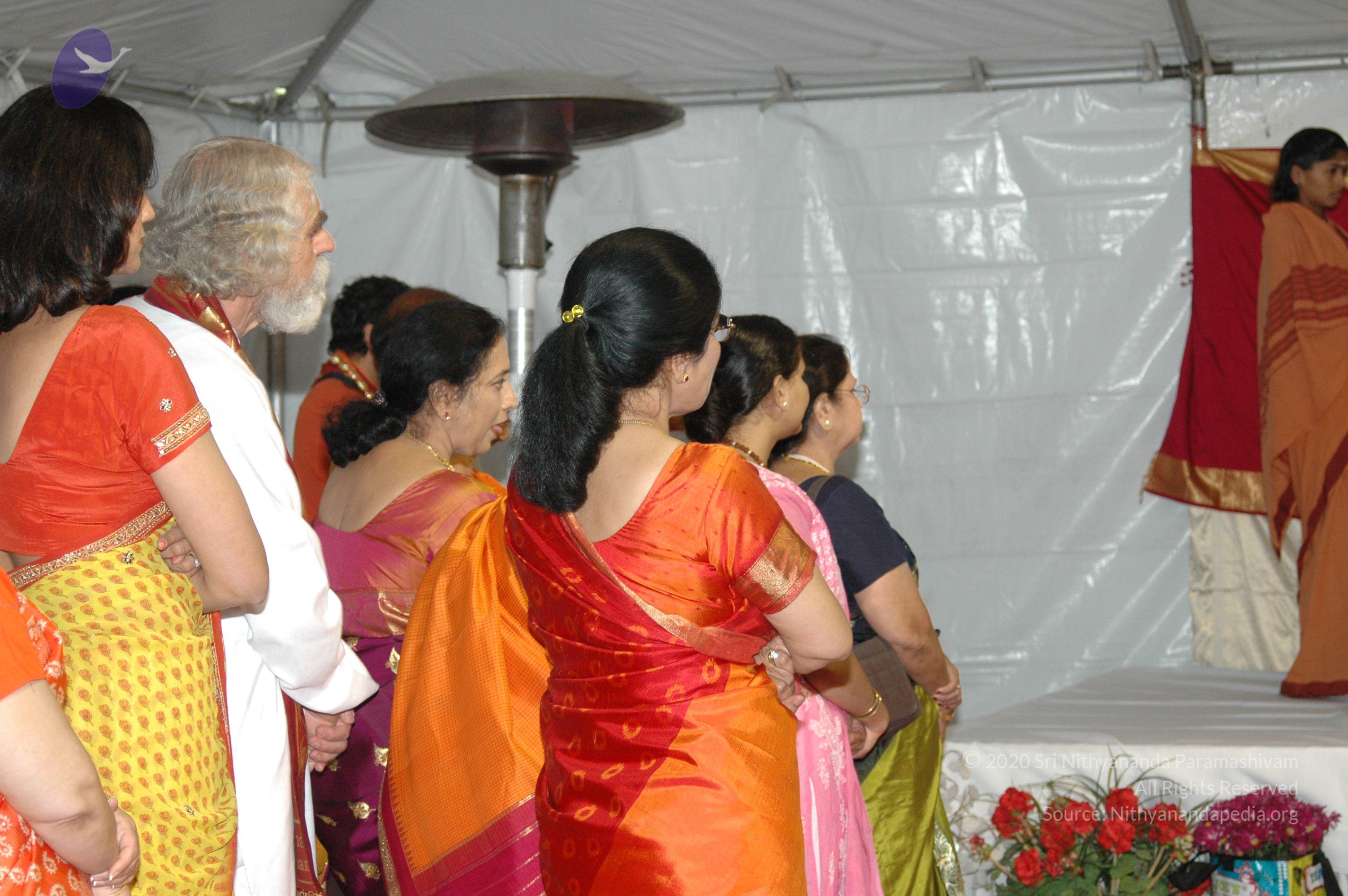 11May08_darshan_065_CMP_WM