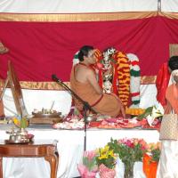 11May08_darshan_067_CMP_WM