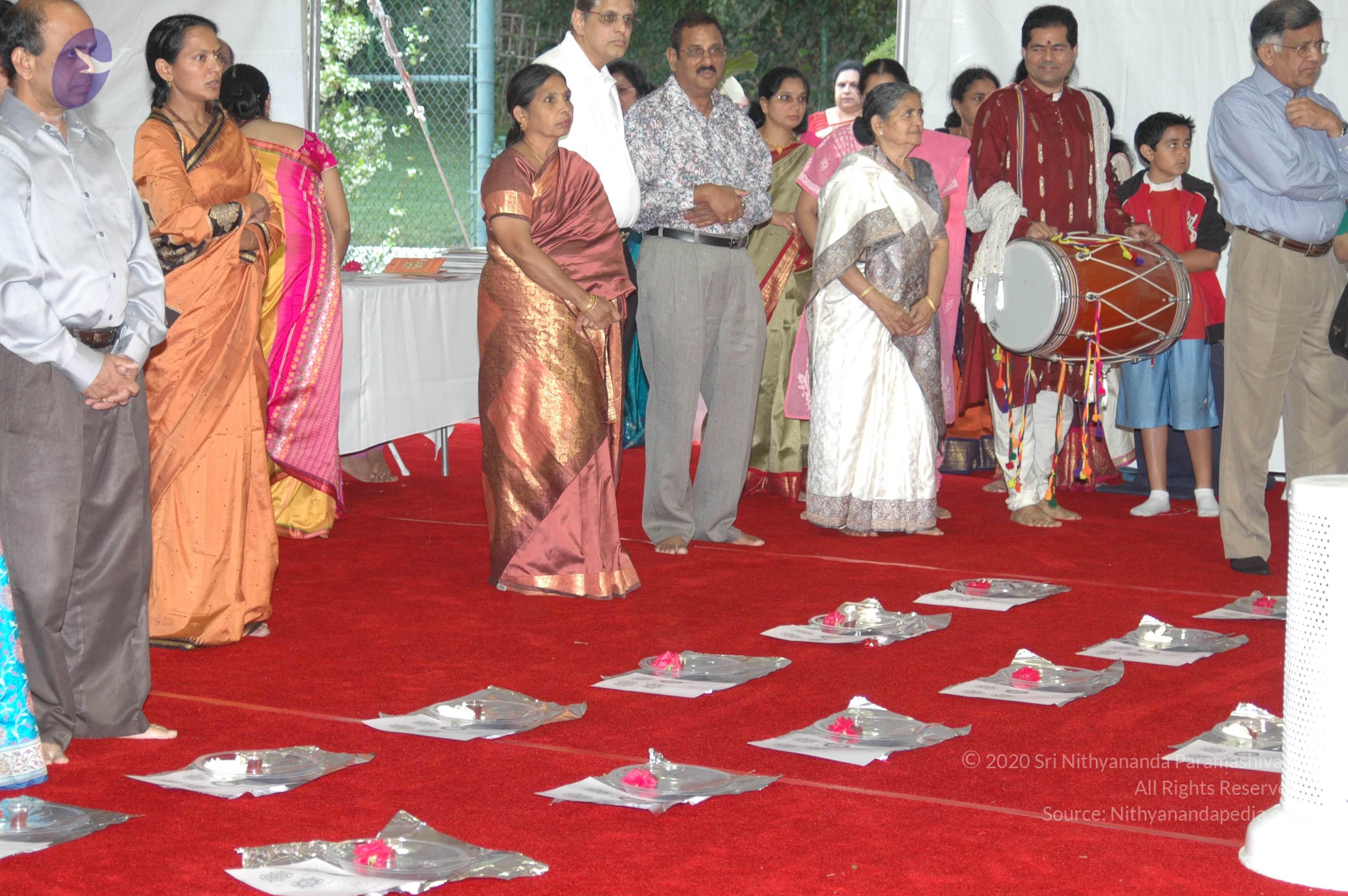 11May08_darshan_070_CMP_WM