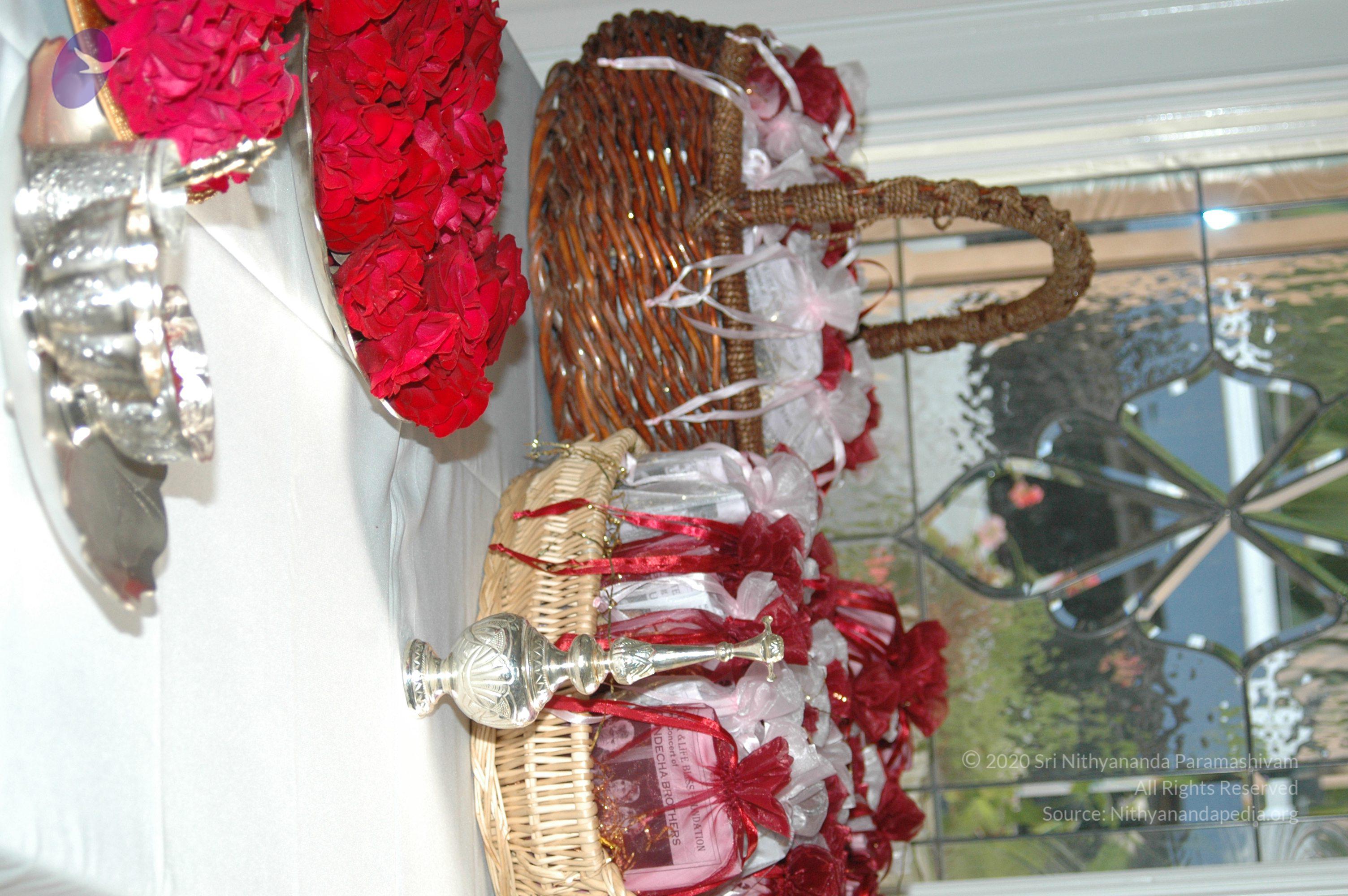 11May08_darshan_078_CMP_WM