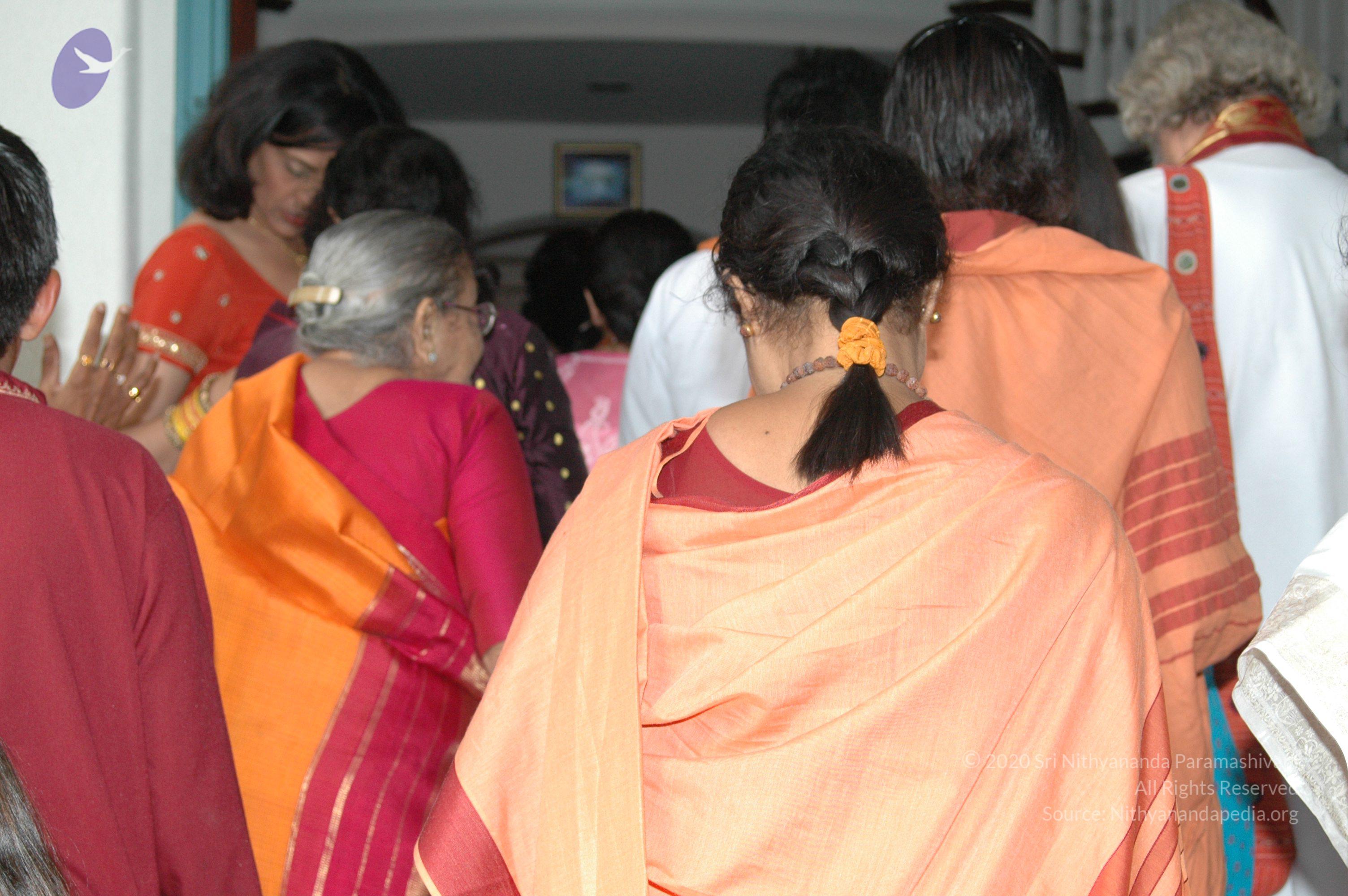 11May08_darshan_081_CMP_WM