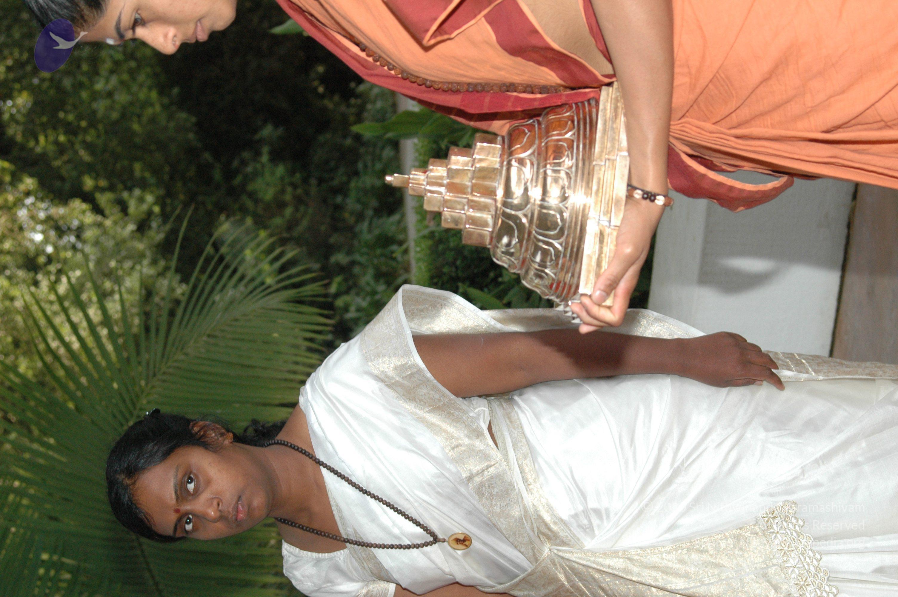 11May08_darshan_086_CMP_WM