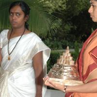 11May08_darshan_086_CMP_WM