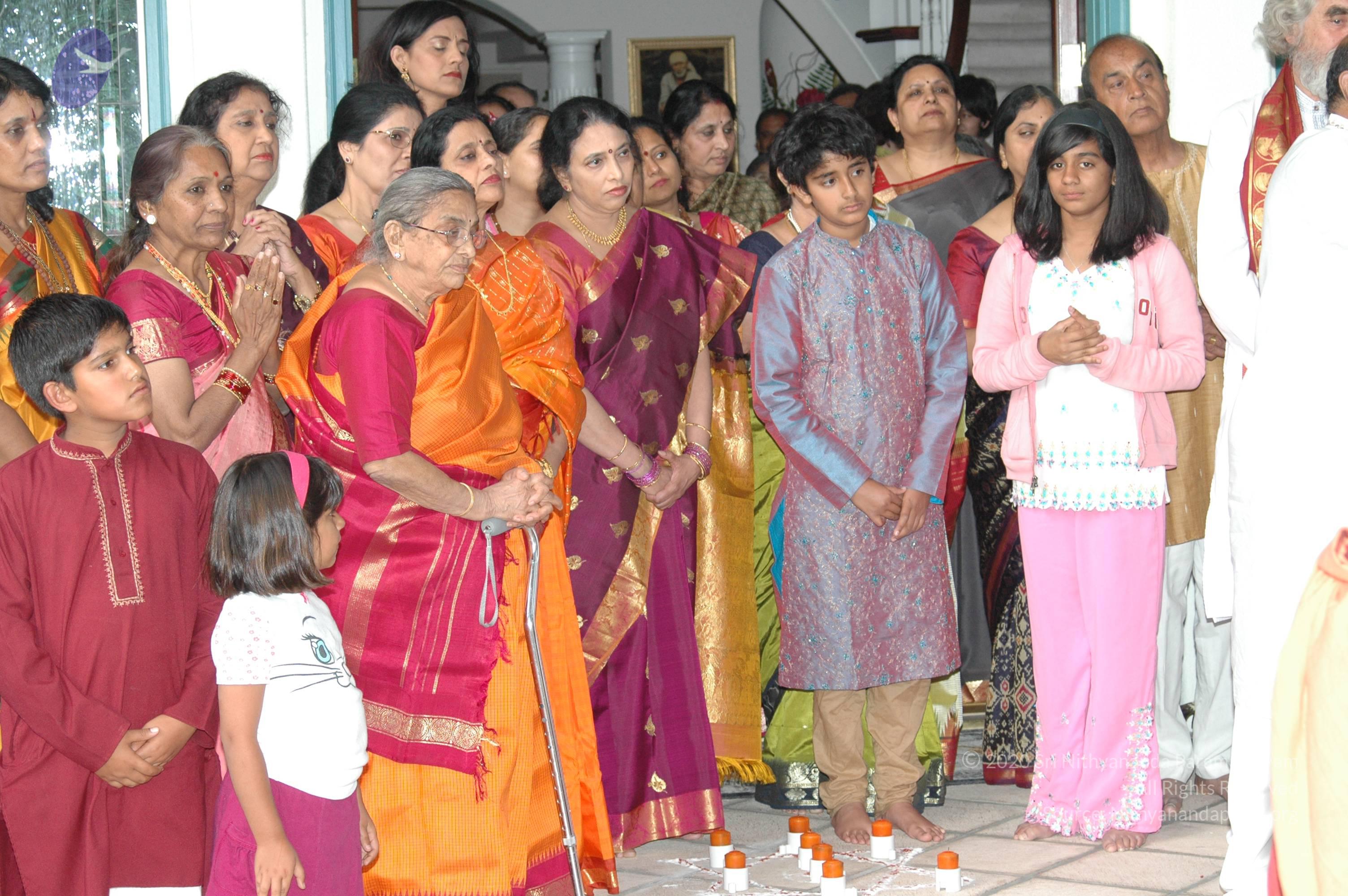 11May08_darshan_090_CMP_WM