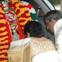 11May08_darshan_093_CMP_WM