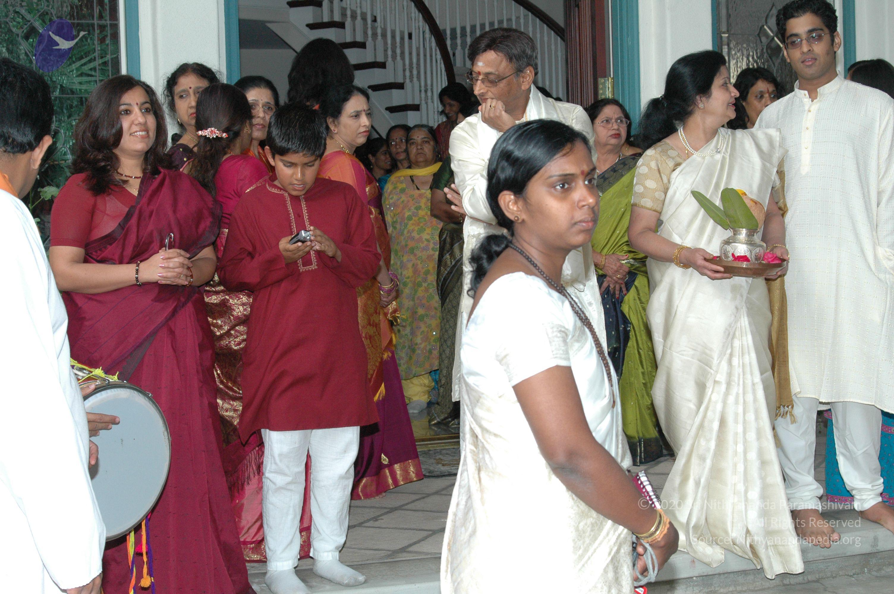 11May08_darshan_100_CMP_WM