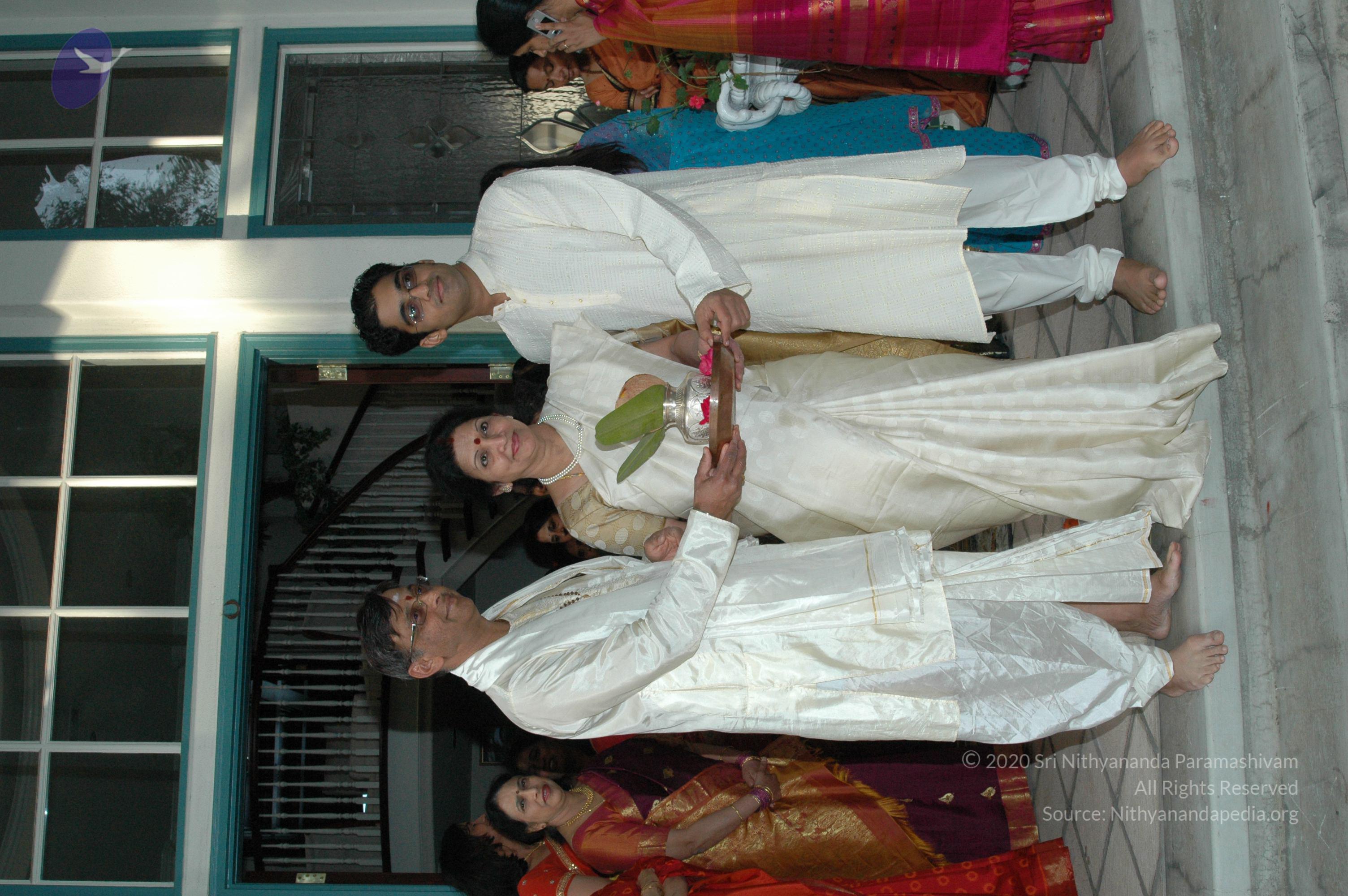 11May08_darshan_102_CMP_WM