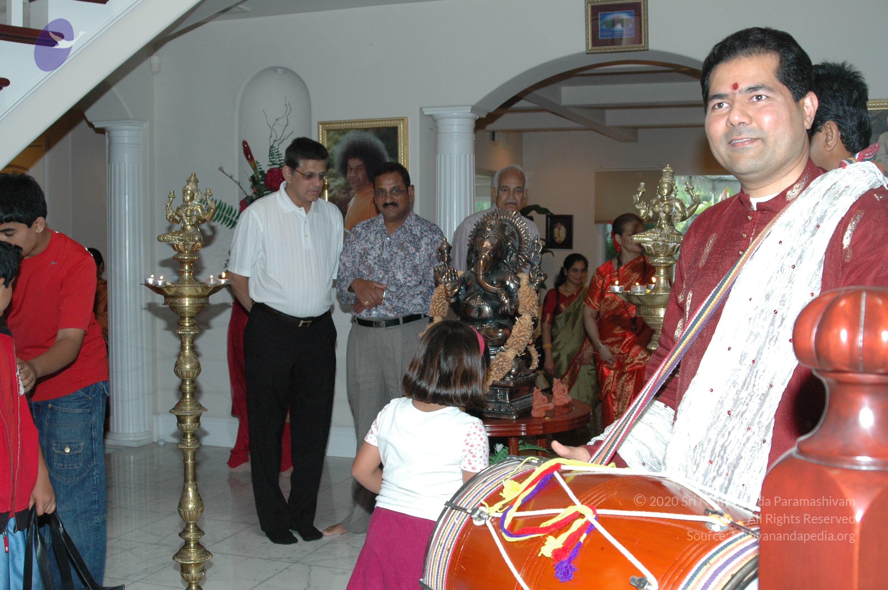 11May08_darshan_106_CMP_WM